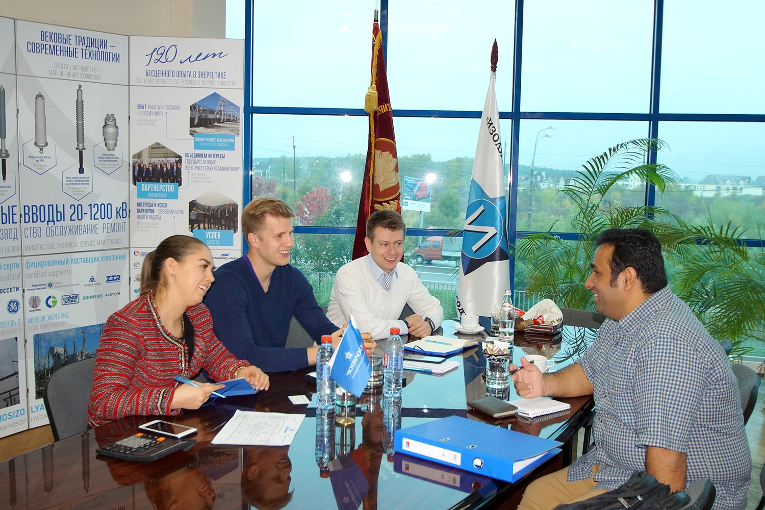 Talks with the General Director of Assmay Power Corporation, L-R: Victoria Loshchinina, Yaroslav Sedov, Alexander Znamensky and Muhammad Ammar