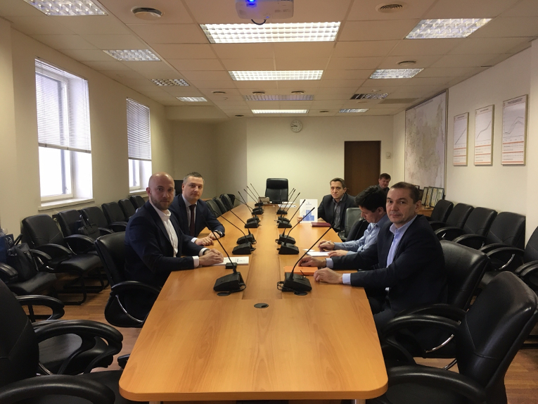 Alexander Savinov (L) at the meeting table at Tatenergo JSC