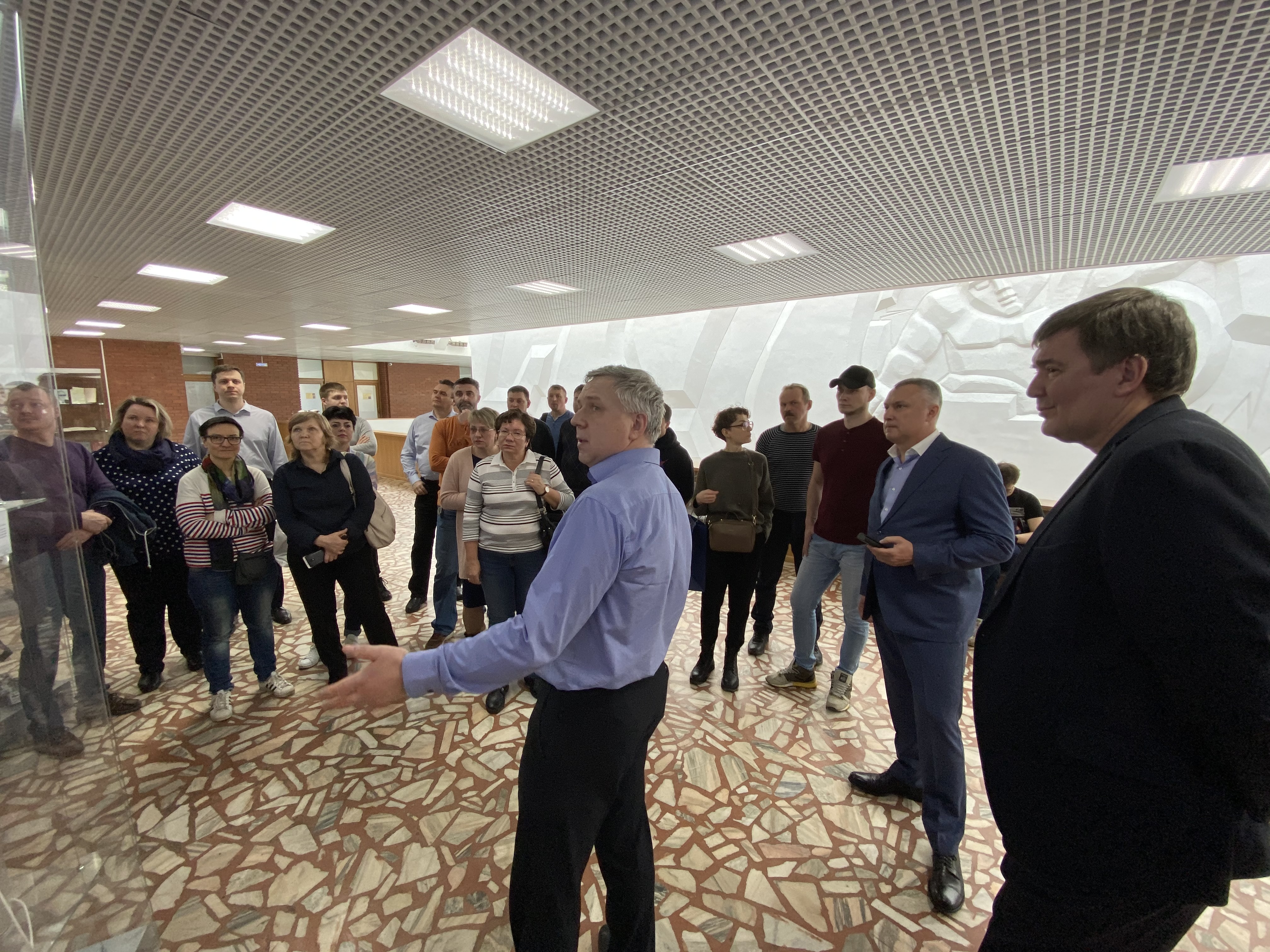 The Izolyator plant staff members on a tour of the National Research University of Electronic Technology