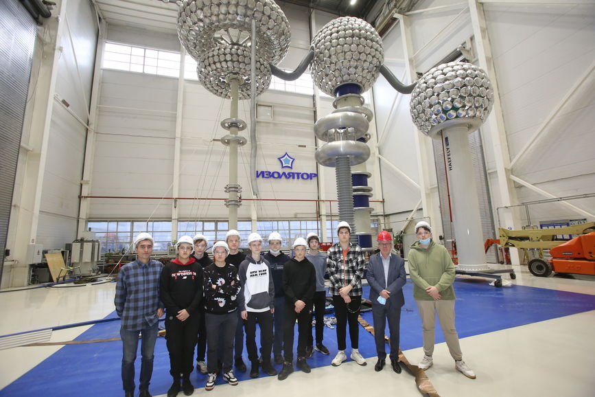 Excursion to the Izolyator Production Complex for students of the Istra branch of Krasnogorsk College