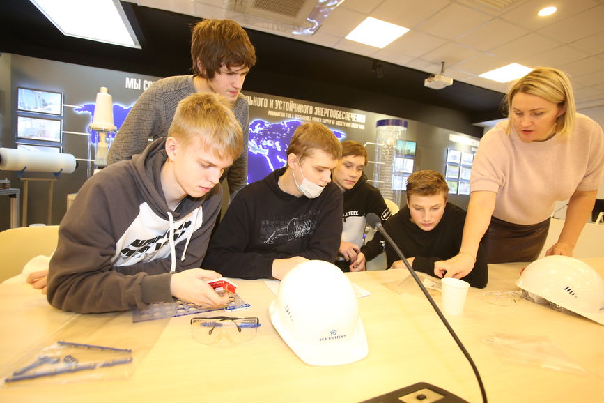 Excursion to the Izolyator Production Complex for students of the Istra branch of Krasnogorsk College